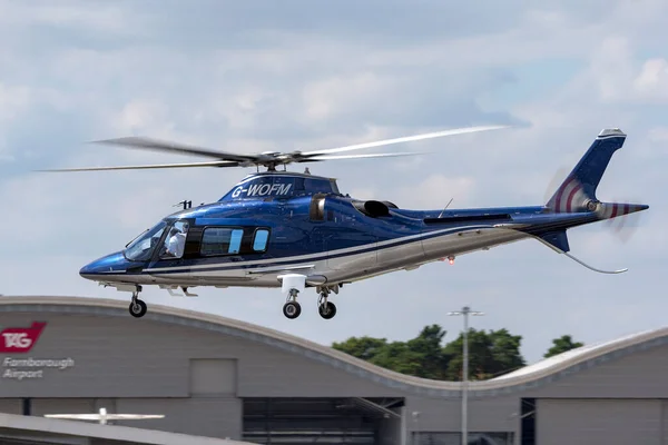 Farnborough Yhdistynyt Kuningaskunta Heinäkuuta 2014 Agustawestland 109E Helikopteri Wofm — kuvapankkivalokuva