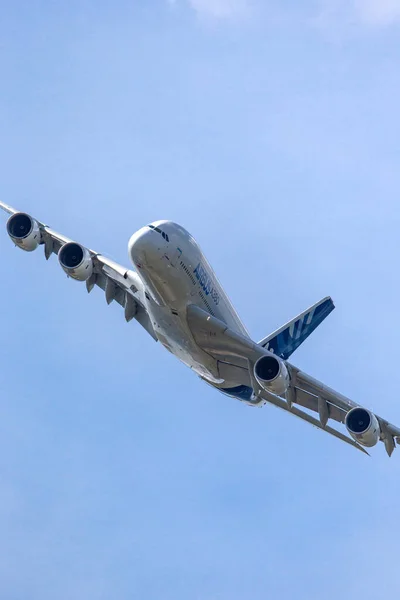 Farnborough Lipca 2014 Airbus A380 841 Duży Czterosilnikowy Samolot Pasażerski — Zdjęcie stockowe