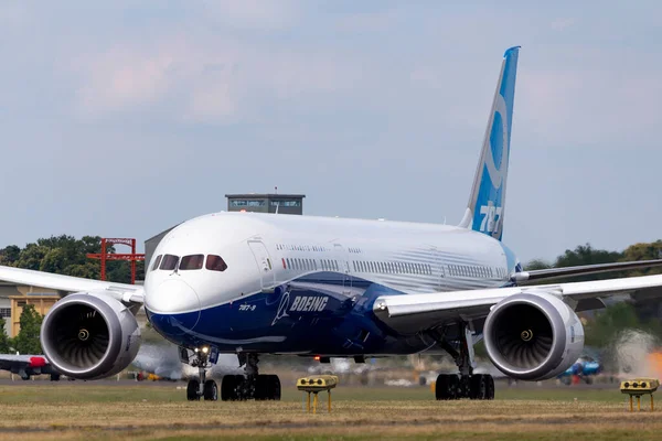 Фарнборо Великобритания Июля 2014 Года Boeing 787 Dreamliner Коммерческая Авиакомпания — стоковое фото