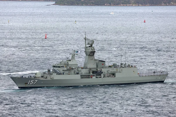 シドニー オーストラリア 2013年10月11日 Hmasパース Ffh 157 オーストラリア海軍のAnzacクラスフリゲート — ストック写真