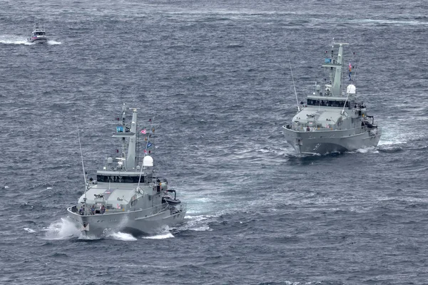 シドニー オーストラリア 2013年10月11日 Hmas Broome Acpb とHmas Bundaberg Acpb オーストラリア海軍のArmidaleクラスの哨戒艇 — ストック写真