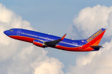 Las Vegas, Nevada, ABD - 9 Mayıs 2013: Southwest Airlines Boeing 737 uçağı Las Vegas 'taki McCarran Uluslararası Havaalanı' ndan havalanıyor..