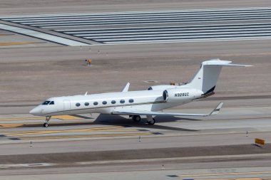 Las Vegas, Nevada, ABD - 6 Mayıs 2013: Gulfstream G550 lüks iş jeti N928GC McCarran Uluslararası Havaalanı Las Vegas.