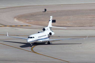 Las Vegas, Nevada, ABD - 6 Mayıs 2013: Dassault Falcon 7X lüks iş jeti N55LC McCarran Uluslararası Havaalanı Las Vegas.