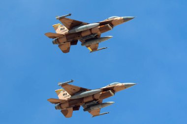Nellis Hava Kuvvetleri Üssü, Nevada, ABD - 7 Mayıs 2013: Birleşik Devletler Hava Kuvvetleri (USAF) General Dynamics F-16C (84-0220) 'den 64..