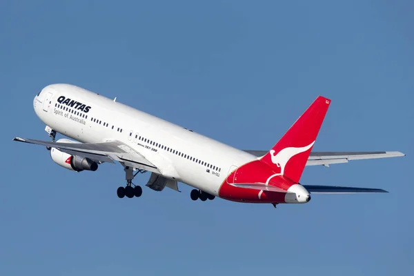 Сідней Австралія Жовтня 2013 Авіакомпанія Qantas Boeing 767 Злітає Аеропорту — стокове фото