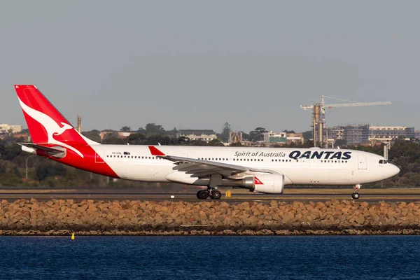 Сидней Австралия Октября 2013 Крупный Пассажирский Лайнер Qantas Airbus A330 — стоковое фото