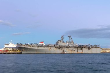 Melbourne, Avustralya - 30 Ağustos 2017: USS Bonhomme Richard (LHD-6) ABD Donanması 'nın Wasp sınıfı amfibi saldırı gemisi Melbourne Avustralya' daki istasyon iskelesine yanaştı.. 