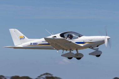 Lethbridge, Avustralya - 23 Kasım 2014: BRM Aero Bristell Bendigo Uçuş Kulübü tarafından işletilen tek motorlu hafif uçak.