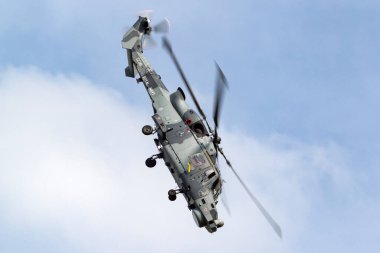 RAF Waddington, Hughnshire, İngiltere - 6 Temmuz 2014: Kraliyet Donanma Hava Kuvvetleri AgustaWestland Wildcat HMA.2 (AW-159) Anti Denizaltı Savaş Helikopteri ZZZZ381.