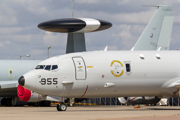 RAF Уоддингтон, Линкольншир, Великобритания - 7 июля 2014 года: Боинг P-8A Poseidon военно-морского патрулирования и противолодочные самолеты ВМС США
. 