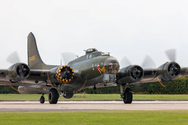 イギリス リンカーンシャー州のRaf Waddington 2014年7月7日 旧王立空軍 Raf 1950年代フォーランド グナットT 1ジェット練習機G Mourはイエロージャック — ストック写真