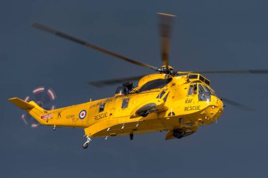 RAF Waddington, Hughnshire, İngiltere - 5 Temmuz 2014: Kraliyet Hava Kuvvetleri Westland Kralı HAR3 arama kurtarma helikopteri XZ595 RAF Valley üssünden. 