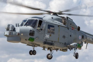 RAF Waddington, Hughnshire, İngiltere - 7 Temmuz 2014: Kraliyet Donanma Hava Kuvvetleri Westland Hava Kolu Lynx HMA.8 (WG-13) Anti Denizaltı Savaş Helikopteri XZ726.