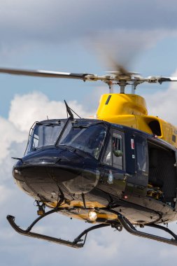 RAF Waddington, the UK - 7 Temmuz 2014: Kraliyet Hava Kuvvetleri Bell 412EP Griffin HT.1 Helikopter ZJ235 RAF istasyonu Waddington. 