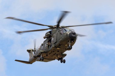 RAF Waddington, Hughnshire, İngiltere - 5 Temmuz 2014: Kraliyet Hava Kuvvetleri (RAF) AgustaWestland Merlin HC3 (EH-101) ZK001 orta kaldırma aracı helikopter. 