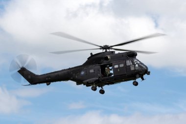 RAF Waddington, the UK - 5 Temmuz 2014: Royal Air Force (RAF) Aerospatiale SA-330E Puma HC2 Helikopteri RAF Waddington 'da. 