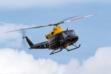 RAF Waddington, the UK - 7 Temmuz 2014: Kraliyet Hava Kuvvetleri Bell 412EP Griffin HT.1 Helikopter ZJ235 RAF istasyonu Waddington. 