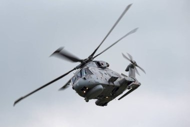 RAF Waddington, the UK - 5 Temmuz 2014: Kraliyet Donanma Hava Kuvvetleri AgustaWestland Merlin HM.1 (EH101) Anti-Denizaltı Savaş Helikopteri ZH858. 