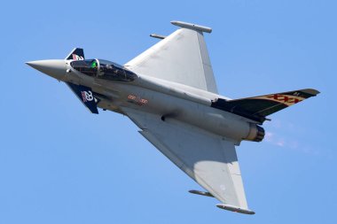 Payerne, İsviçre - 5 Eylül 2014: Kraliyet Hava Kuvvetleri (RAF) Eurofighter EF-2000 Typhoon FGR.4 ZK343 from No.29 (R) Squadron based at RAF Coningsby.