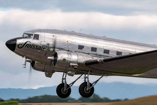 Пайерн, Швейцария - 30 августа 2014 года: винтажный авиалайнер Douglas DC-3C N431HM
.