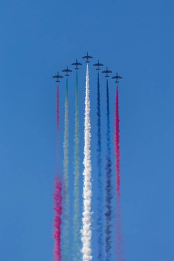 Payerne, İsviçre - 6 Eylül 2014: Birleşik Arap Emirlikleri Hava Kuvvetleri 'nden Al Fursan Aerobatik takımı Aermacchi MB-339 jet eğitim uçağı.