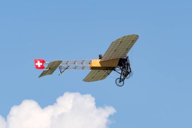 Payerne, İsviçre - 6 Eylül 2014: Mikael Carlson 'ın sahibi olduğu ve işlettiği Vintage Bleriot XI uçağı.