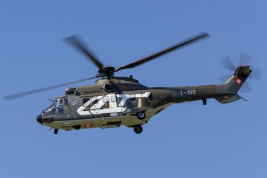 Payerne, İsviçre - 6 Eylül 2014: İsviçre Hava Kuvvetleri AS332 (TH89) askeri araç helikopteri T-316.
