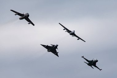 Payerne, İsviçre - 31 Ağustos 2014: Eski İsviçre Hava Kuvvetleri jet uçağı De Havilland Vampire, Hawker Hunter, Northrop F-5 ve Dassault Mirage 'dan oluşmaktadır.. 