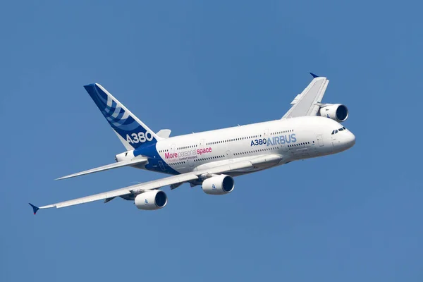 Пайерн Швейцария Сентября 2014 Года Airbus A380 841 Большой Четырехмоторный — стоковое фото