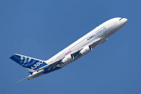 Пайерн Швейцария Сентября 2014 Года Airbus A380 841 Большой Четырехмоторный — стоковое фото