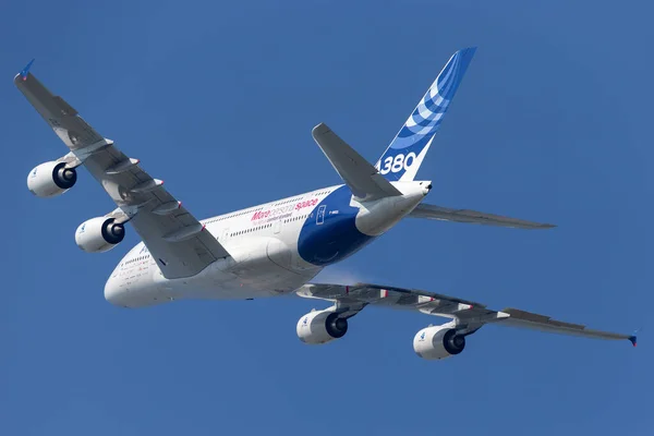 Пайерн Швейцария Сентября 2014 Года Airbus A380 841 Большой Четырехмоторный — стоковое фото