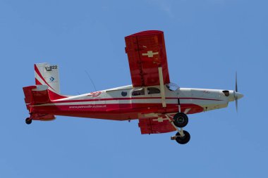 Payerne, İsviçre - 2 Eylül 2014: İsviçre Hava Kuvvetleri Pilatus PC-6 Porter uçağı V-622.