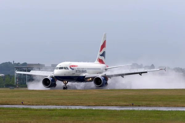 Фарнборо Великобритания Июля 2014 Года Самолеты British Airways Airbus A318 — стоковое фото