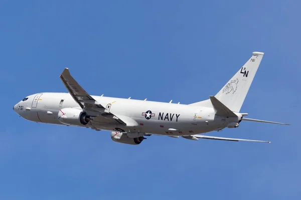 Avalon, Avustralya - 2 Mart 2015: ABD Donanması Boeing P-8A Poseidon Denizaltı Karşıtı Savaş ve Denizcilik Devriyesi Uçak Avalon Havalimanı 'ndan ayrılıyor.