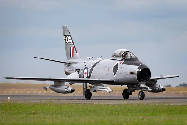 オーストラリア アバロン 2015年2月28日 旧オーストラリア空軍 Raaf コモンウェルス航空機公社Ca 27セイバー Sabre ジェット機Vh Ipnがアバロン空港の滑走路をタクシーで下り — ストック写真