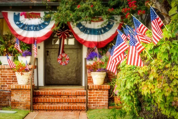 Flaggen Vor Haus Südkalifornien — Stockfoto