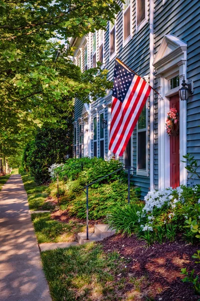 American Flag Hanging Front Door Sunrise Fort Belvoir Virginia — Stock Photo, Image