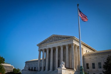 Washington DC 'deki ABD Yüksek Mahkemesi önünde bir yaz günü.