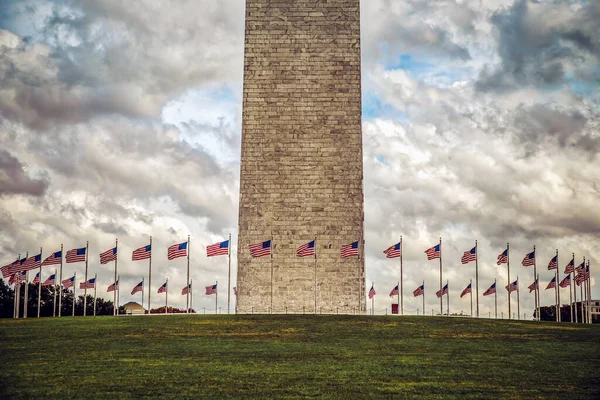 Círculo Banderas Estadounidenses Base Del Monumento Washington Washington — Foto de Stock