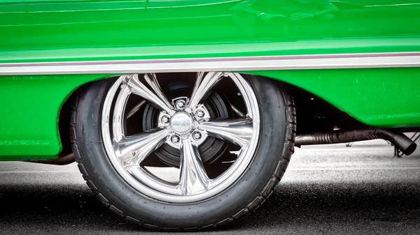 Classic American Car Updated Hubcaps Sixties Green — Stock Photo, Image