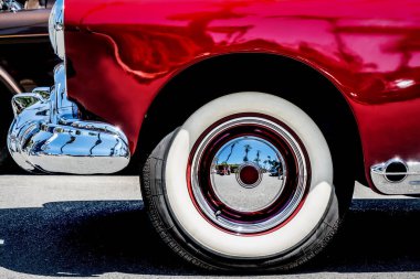 1949 klasiğinin ön yüzü..