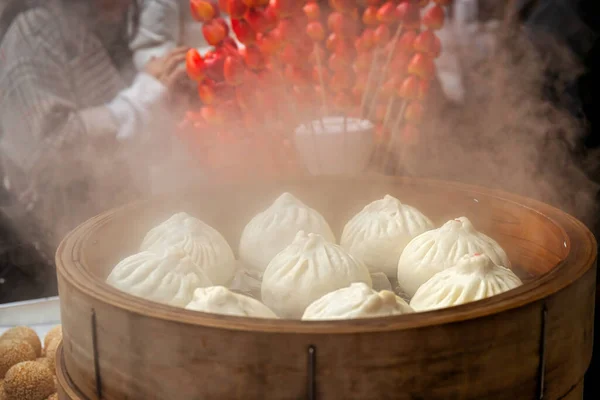 Boulettes Asiatiques Appelées Dim Sum Cuisiner Dans Bateau Vapeur Bois — Photo