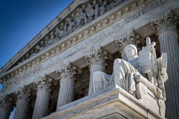 Een Zomerdag Voor Het Supreme Court Building Washington — Stockfoto