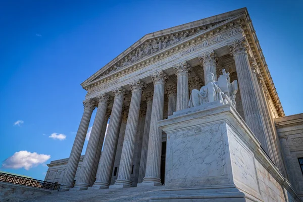 Een Zomerdag Voor Het Supreme Court Building Washington — Stockfoto