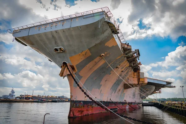 Porta Aviões Marinha Dos Eua Desativado Fica Porto Costa Leste — Fotografia de Stock