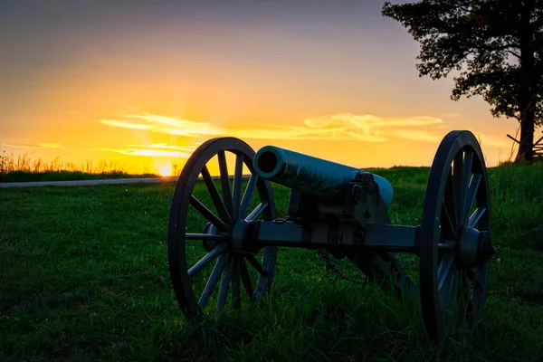 Soleil Soir Couche Sur Long Canon Silencieux Guerre Sécession — Photo