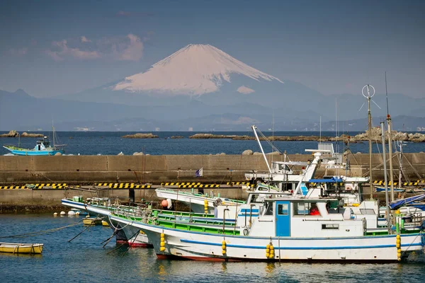Barcos Pesca Pequeno Porto Hayama Japão Com Monte Fuji Fundo — Fotografia de Stock