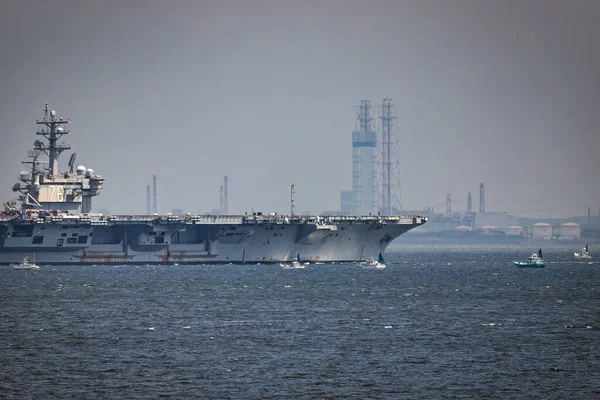 液化天然ガス Lng タンカー 日本語版 東京湾 — ストック写真