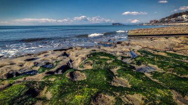 Fuji Dağı Japonya 'nın İnamuragasaki sahillerinden görüldüğü gibi